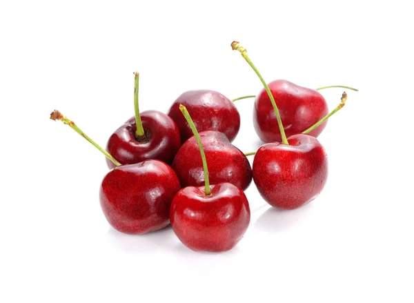 Cherry segar, ceri matang berry pada latar belakang putih terisolasi — Stok Foto