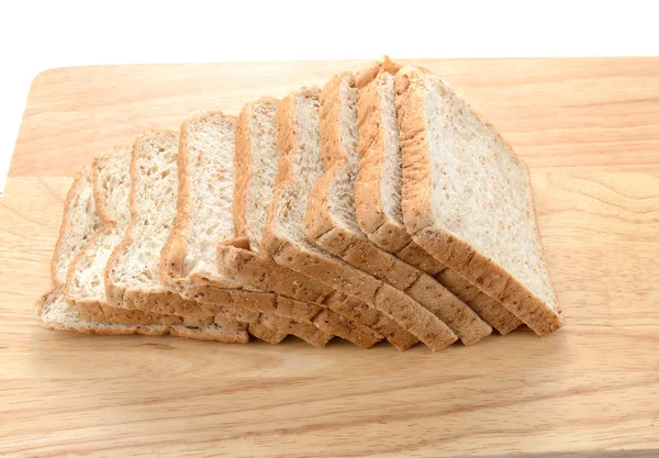 Dilim kepek ekmek üzerinde beyaz adam izole ahşap tahta üzerinde — Stok fotoğraf