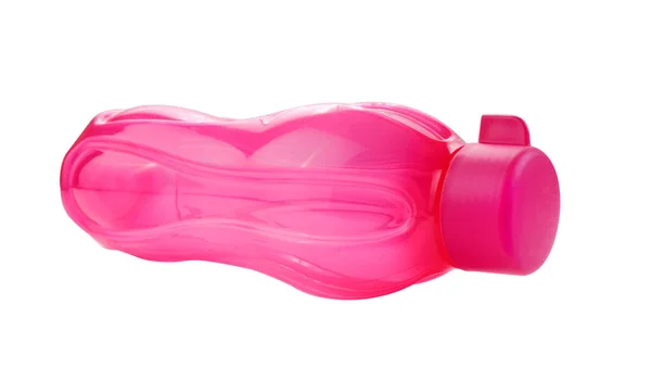Frasco de água de plástico rosa isolado em um fundo branco — Fotografia de Stock