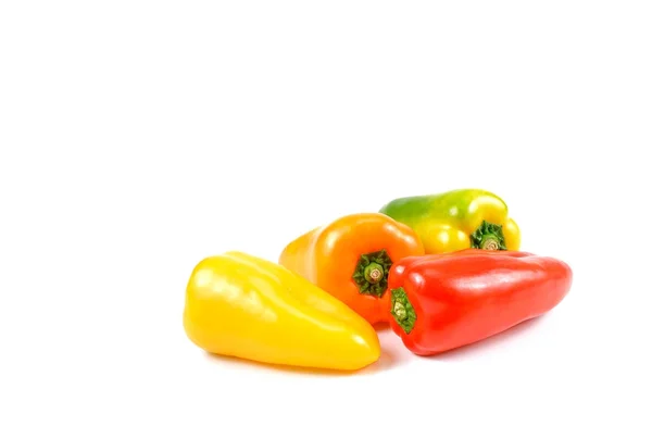 Paprika isoliert auf weißem Hintergrund, frisches Gemüse — Stockfoto