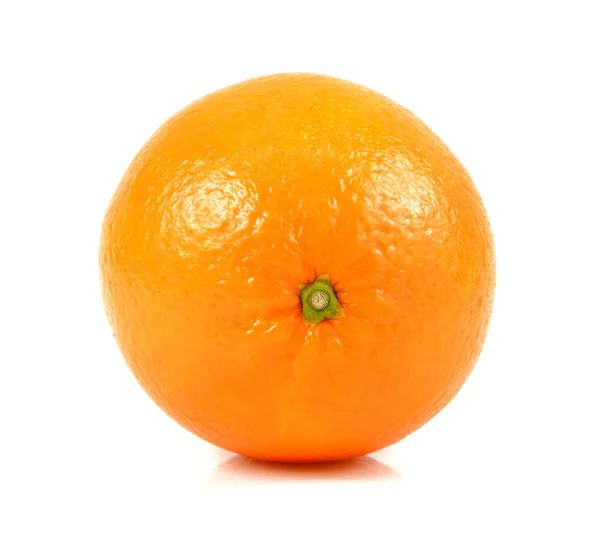 흰색으로 분리 된 오렌지 열매 — 스톡 사진