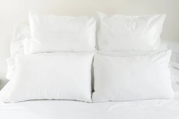 White pillows on a bed Comfortable soft pillows on the bed — Stock Photo, Image