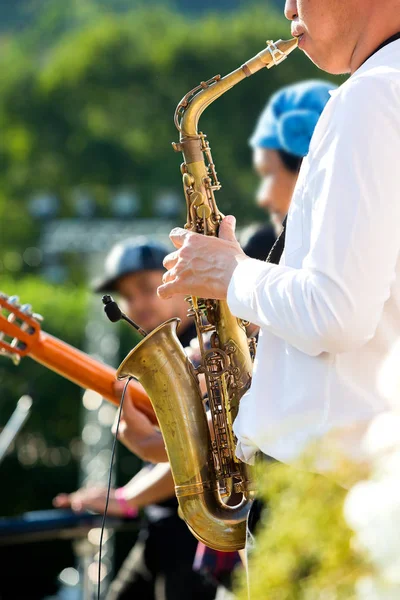 Saxofón en la Louise —  Fotos de Stock