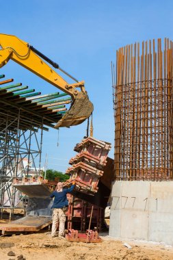 Köprü ayağı inşaatı