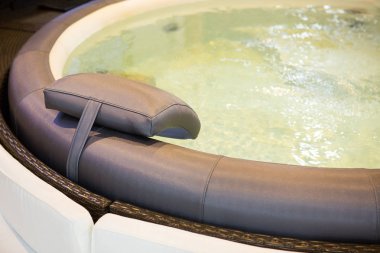 Otelde Spa Havuzu