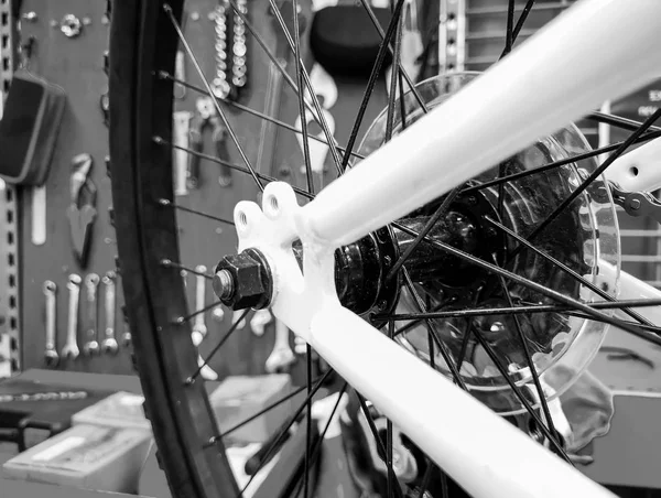 Bicycle wheels repair center — Stockfoto