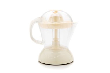 Beyaz arka planda elektrikli portakal sıkacağı.