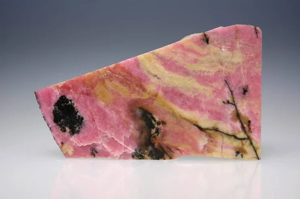 Rodonit różowy mineralny — Zdjęcie stockowe