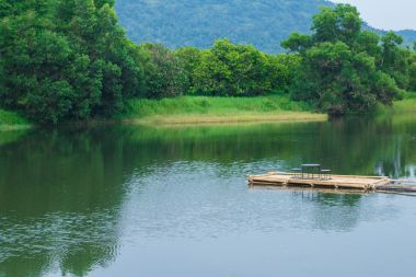 Bambu Sal suya uzanan