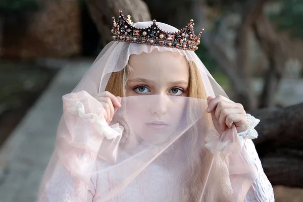 Young Concubine Princess Crown Covers Her Face Veil Looks Reproachfully — Stock Photo, Image