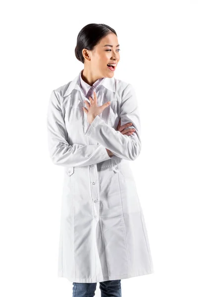 Asiatico medico in bianco cappotto — Foto Stock