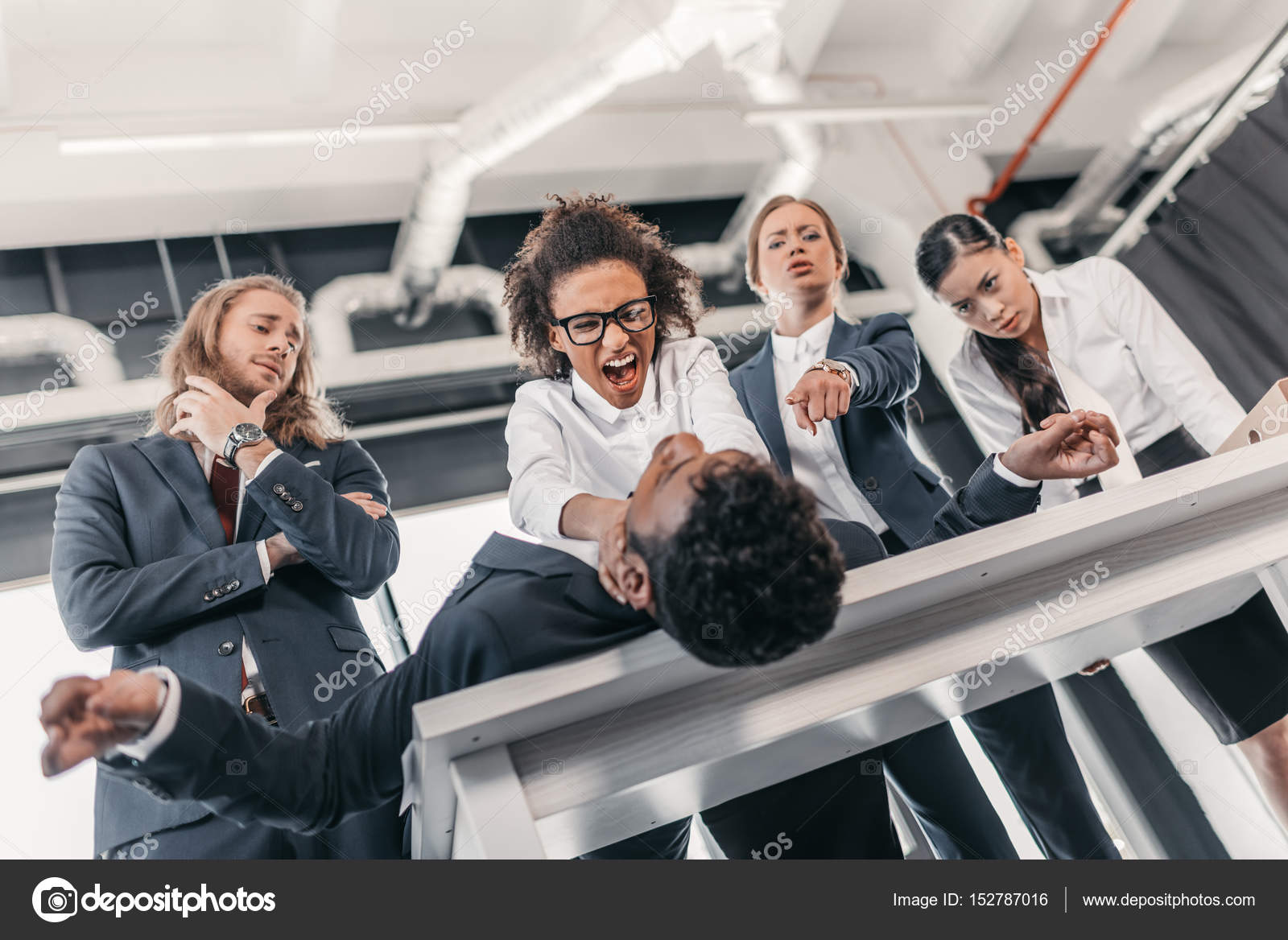 Entre Os Exemplos Do Alongamento Dos Conflitos Internos Nos Paises