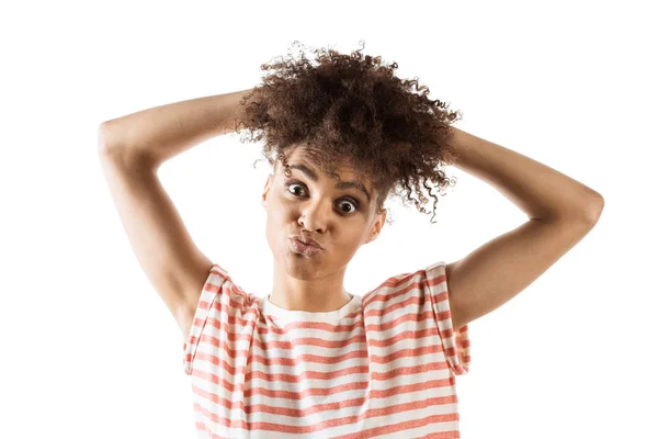 Vrouw kijkt naar camera — Stockfoto