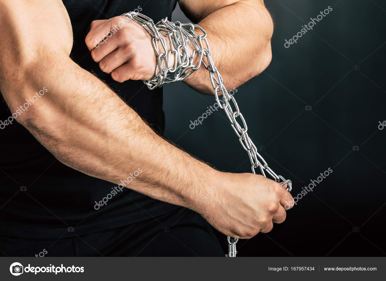 cadenas de hombre fotos hombre con cadena de metal foto de stock 169 alexfedorenko cadenas de hombre fotos hombre con cadena de metal foto de stock 169 alexfedorenko