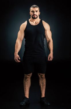 yakışıklı atletik erkek