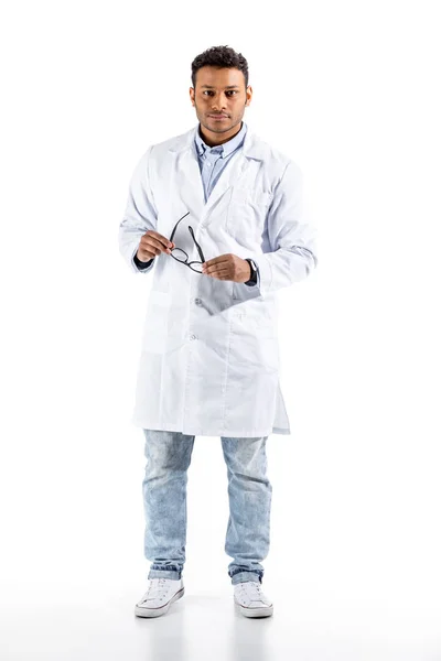 Medico in cappotto bianco — Foto stock