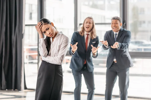 Frustré asiatique femme d'affaires — Photo de stock