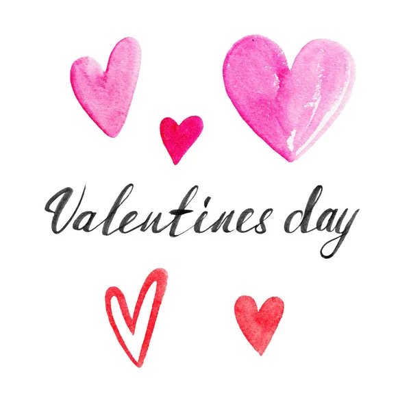 El conjunto de corazones rosados con letras "Día de San Valentín" aislado sobre fondo blanco, ilustración de acuarela en estilo dibujado a mano . —  Fotos de Stock