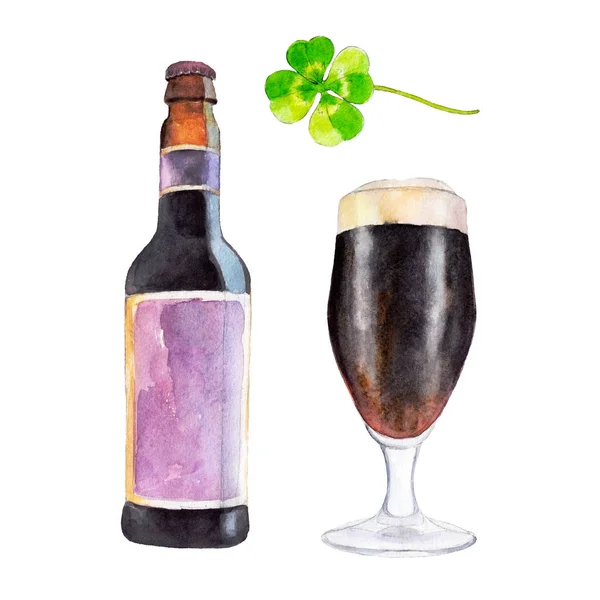 Set med flaska, glas mörk öl och en klöver, akvarell illustration i handritade stil för St. Patrick's Day, isolerad på vit bakgrund. — Stockfoto