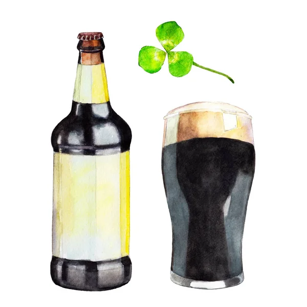 Set med flaska, glas mörk öl och en klöver, akvarell illustration i handritade stil för St. Patrick's Day, isolerad på vit bakgrund. — Stockfoto