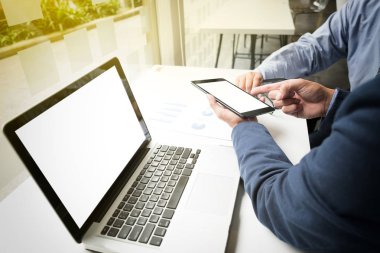 Finansal rakamları progre ifade eden analiz iş Danışmanı