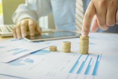 iş planı yazma yazma gol bir kağıt üzerinde işaret eden kişi bir