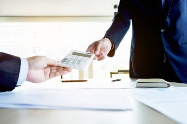 iş adamı gönder hesap yöneticisine tahmini çalışma, ben