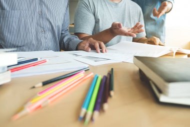 Eğitim, öğretim, öğrenme ve insanlar kavramı. Yüksek grup 