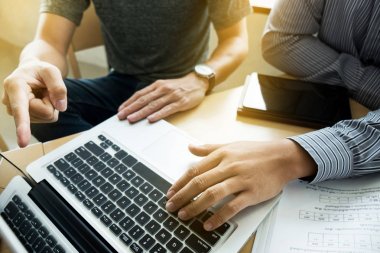 Eğitim, öğretim, öğrenme, teknoloji ve insan kavramı. Tw