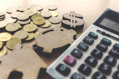 İş geçmişi ile para, hesap makinesi, piggy ve ev modu