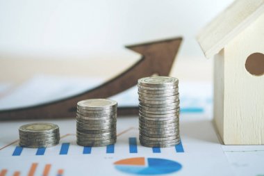 Mali stok elektronik para yığını ile bankacılık, ev bir