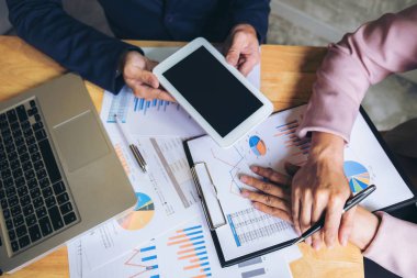 İş takım toplantısı yeni başlangıç projesi, discussi ile çalışma