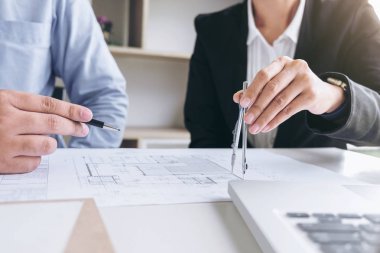 Mühendislik ya da yaratıcı mimar inşaat projesinde, Engin