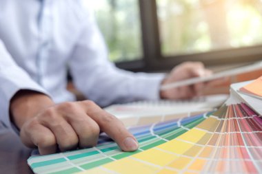 Yaratıcı yaratıcılık grafik tasarımcı grafik tablo ile çalışma