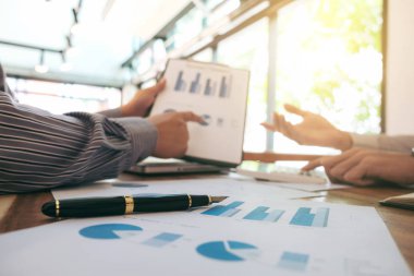 İş takım toplantısı yeni başlangıç projesi, discussi ile çalışma