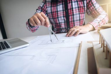 Plan, engineerin ile çalışan mühendis olarak çalışan mimar