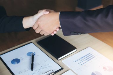 Toplantı ve tebrik kavramı, iki emin iş karşılıklı bir