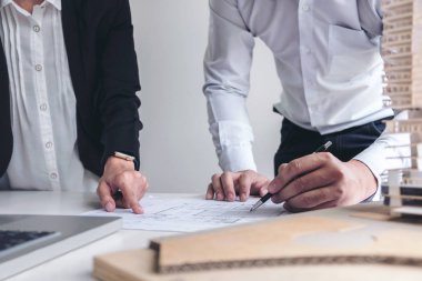 Mühendislik ya da yaratıcı mimar inşaat projesinde, Engin