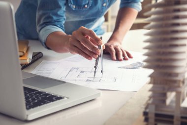 Plan, engineerin ile çalışan mühendis olarak çalışan mimar