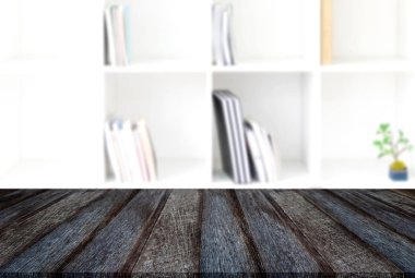 Ahşap masa boş ve soyut m önünde arka plan bulanıklık