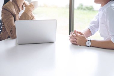 İş takım toplantısı yeni başlangıç projesi, discussi ile çalışma