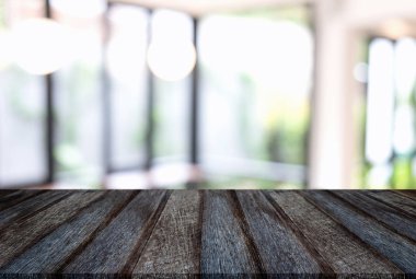 Eski siyah ahşap masa boş ve soyut arka plan bulanıklık 