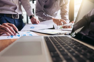 İş takım toplantısı yeni başlangıç projesi, discussi ile çalışma