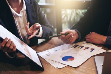 İş takım toplantısı yeni başlangıç projesi, discussi ile çalışma