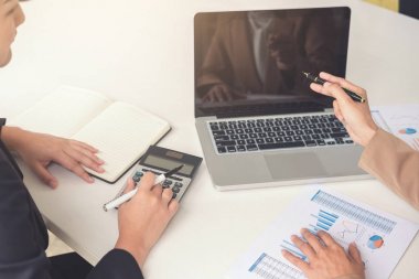İş takım toplantısı yeni başlangıç projesi, discussi ile çalışma