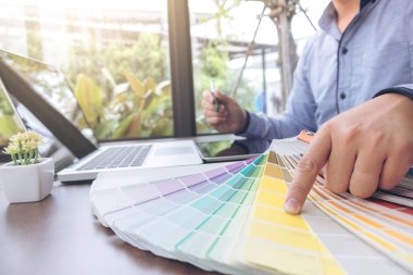 Yaratıcı yaratıcılık grafik tasarımcı grafik tablo ile çalışma