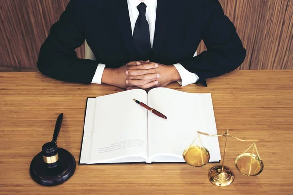 Judge gavel with Justice lawyers, Businessman in suit or lawyer — Stock Photo, Image