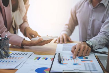 İş takım toplantısı mevcut. Sekreter tanıtımı yeni fikir bir