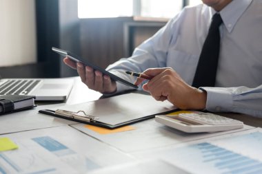 İş finansman muhasebe bankacılık kavramı, işadamı kullanarak