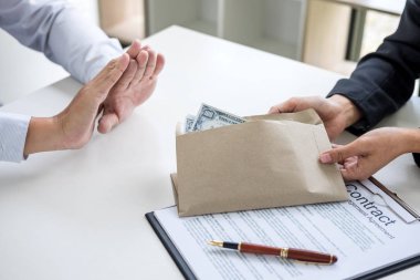 Rüşvet ve yolsuzluk kavramı, reddeden işadamı Pzt alırsınız.